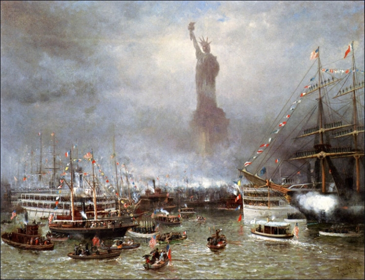 1886-жылы 28-октябрда Манхэттендин көчөлөрүндө парад орун алып, ошол кездеги АКШнын президенти Гровер Кливленд Франциянын желеги менен жабылган статуяны салтанаттуу түрдө ачкан.