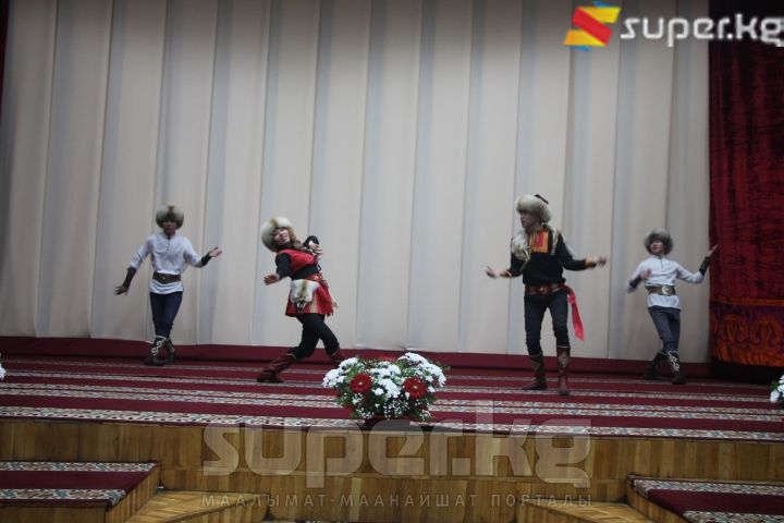 Концерттик программадан көз ирмемдер