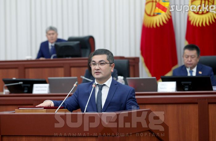 Юстиция министри Уран Ахметов