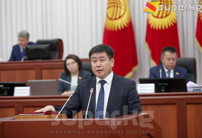 Өкмөттүн аппаратынын башчысы – министр Акылбек Осмоналиев