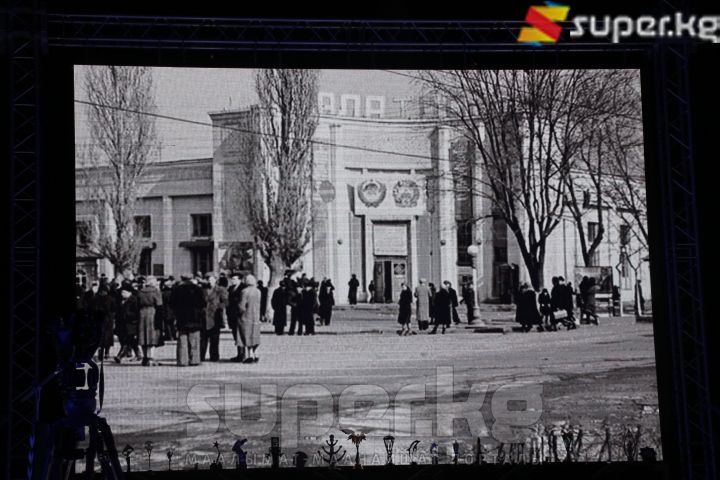 Тарых барактарында калган кадрлар