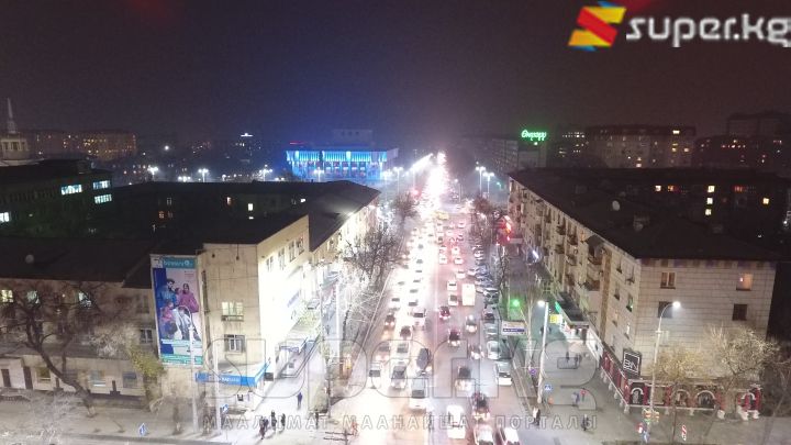 Манас кең көчөсүндөгү унаа тыгыны