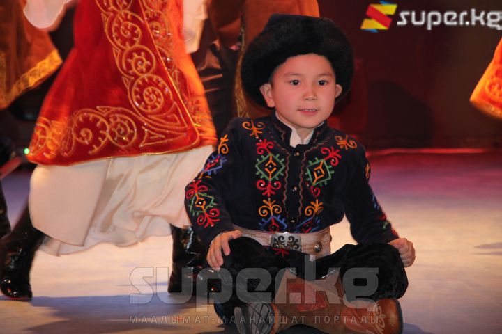 Жаш бийчилер