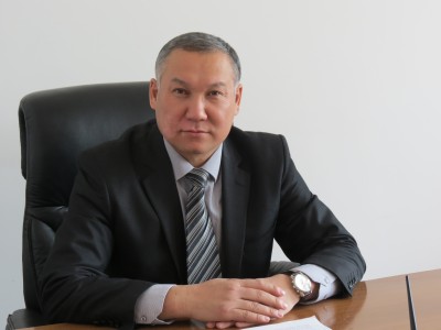 Дары-дармек менен камсыздоо жана медициналык техникалар департаментинин Рустам Курманов
