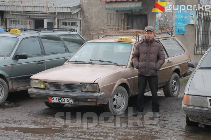 Таксист Кадырбек Дүйшөналиев