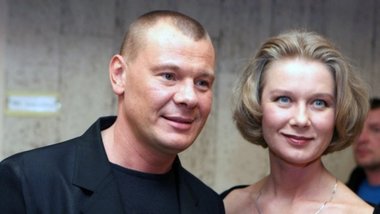Актёр жубайы менен