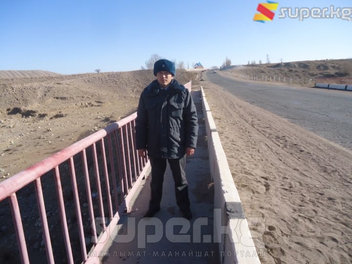 Өспүрүм кыздын өмүрүн сактап калган Шапак Таалайбеков. 