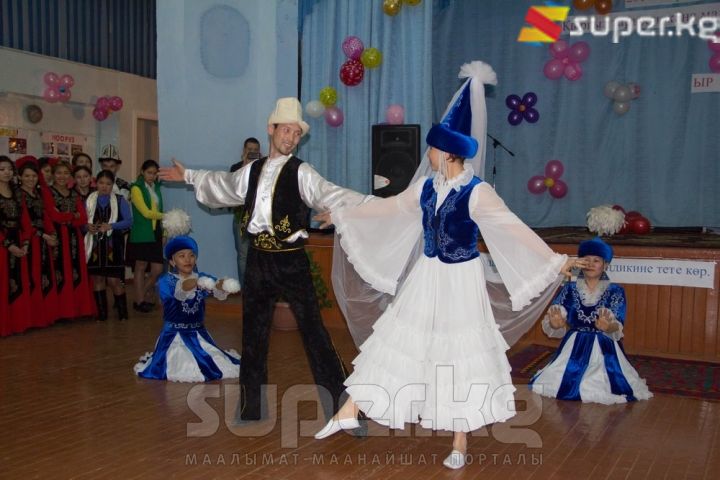 Бишкек шаарынын Свердлов районундагы "Ыр кесе" сынагы
