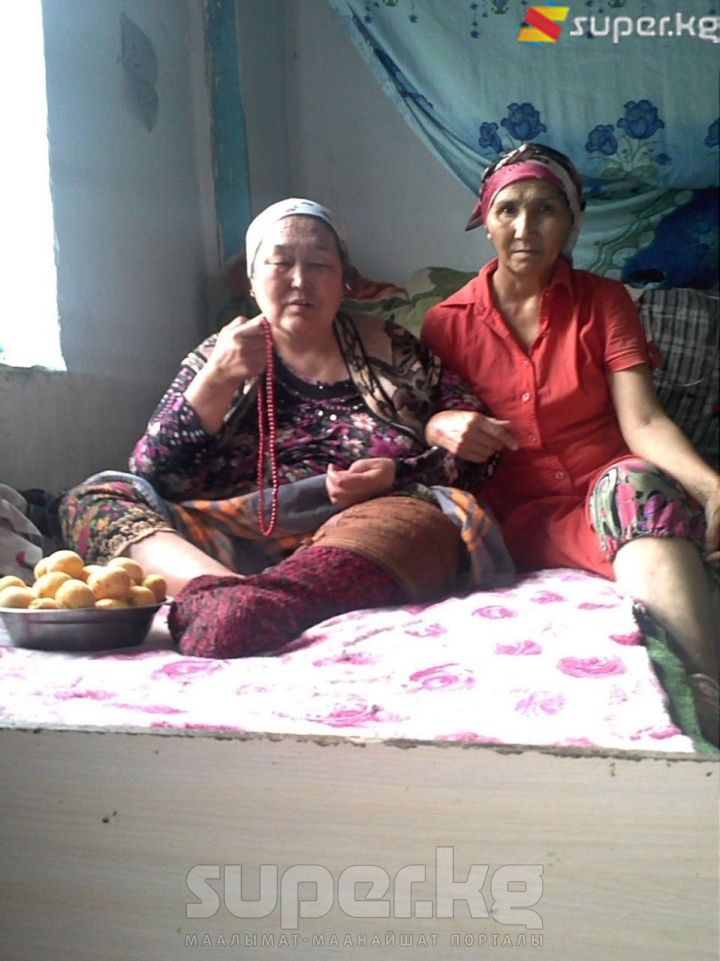 Назакат Кыдырованын апасы
