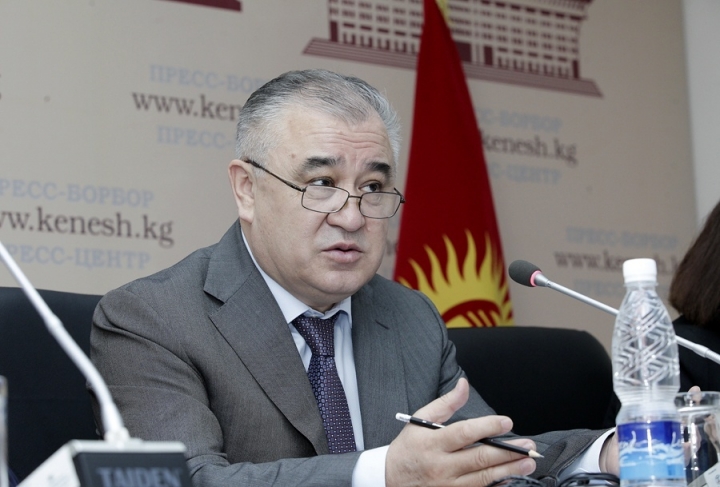 Жогорку Кеңештин депутаты Өмүрбек Текебаев