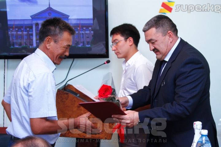 Бишкек шаарындагы куруучулардын майрамдык салтанаты