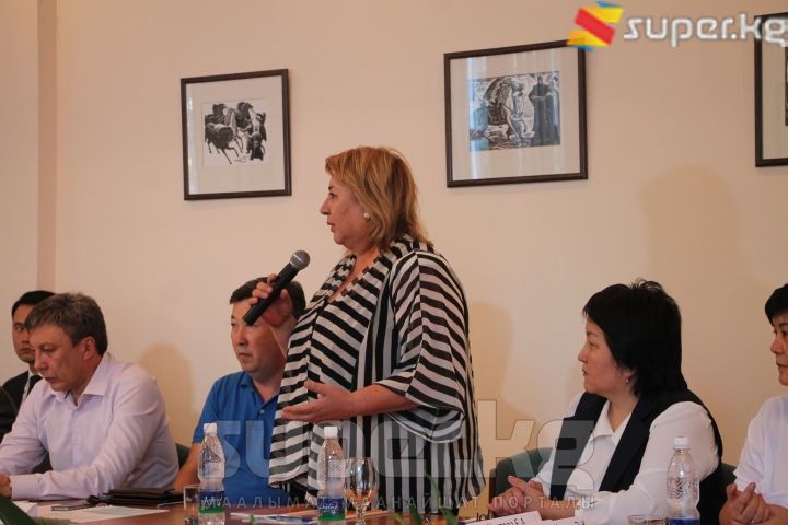 КММАнын ректору, Кыргыз онкологдор ассоциацияынын төрайымы Индира Кудайбергенова 