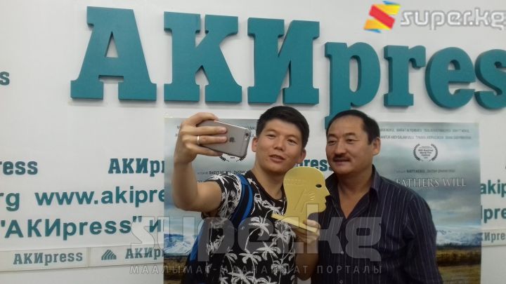 "Позитифф" командасынын оюнчусу Актан Рыскелдиев тасмада монтажёрдук кызматты аркалаган.