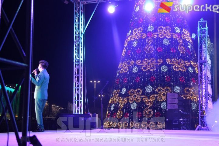 Сахна артынан