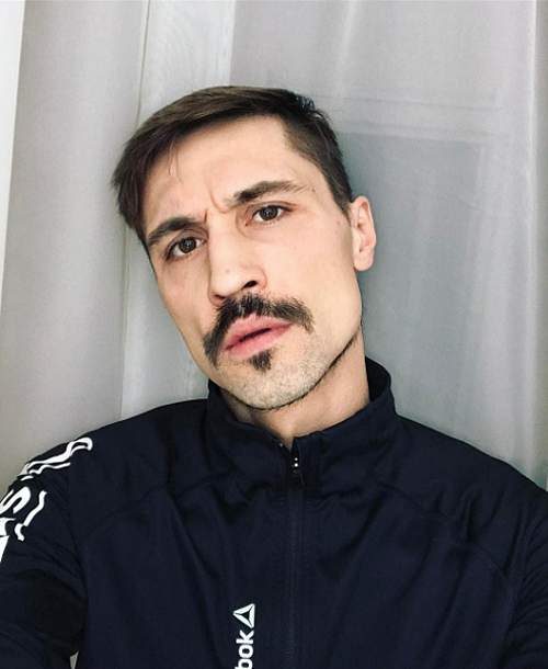 Дима Билан мына ушул сүрөтүн жүктөгөн соң түрдүү күлкүлүү мемдер тартыла баштаган.