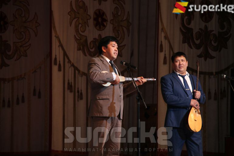 Азамат Болгонбаев менен казак төкмө акыны