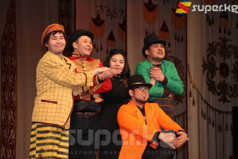 &quot;Дем&quot; театрынын жигиттери