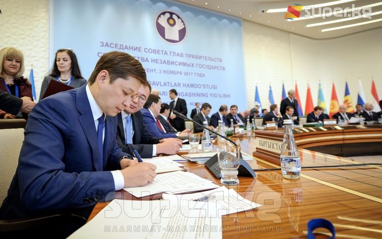 Өкмөт башчылар бир катар документтерге кол койду