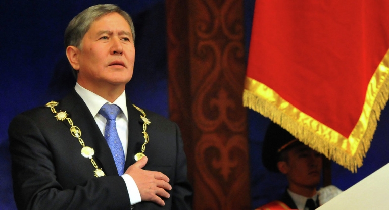 2011-жылы Алмазбек Атамбаевдин президенттик кызматка киришүү аземинен