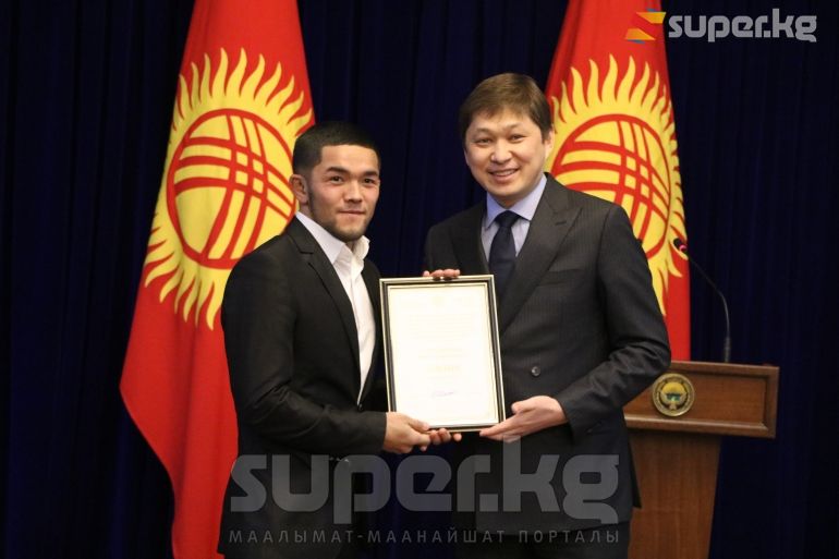 Жабык имараттагы Азия оюндарынын жеңүүчүсү Калы Сулайманов
