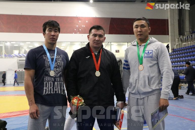 1-орун: Азат Бейшебеков;
2-орун: Самат Ширдаков;
3-орун: Калидин Асыкеев;
3-орун: Абдулазиз Ашымбеков;