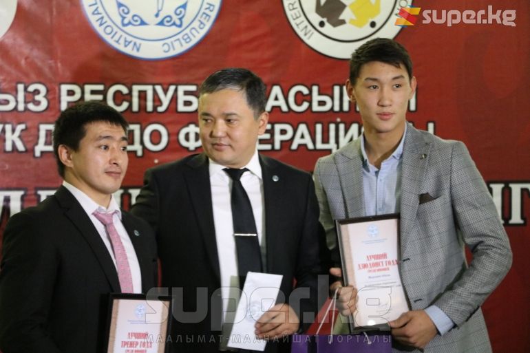 Жылдын мыкты дзюдочусу Адиль Мырзаев жана машыктыруучусу Марат Табалдиев
