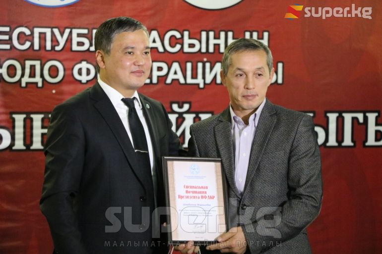 Ардагерлер арасындагы Дүйнөнүн 3 жолку чемпиону Жаркынбек Шамбетов