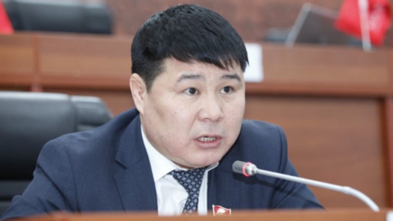 Депутат Тазабек Икрамов.