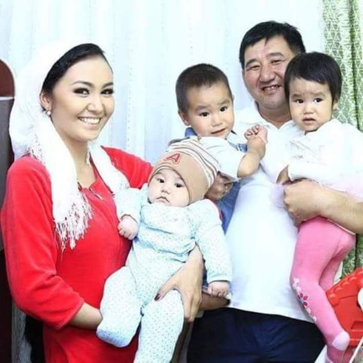 Жолдошу жана балдары менен