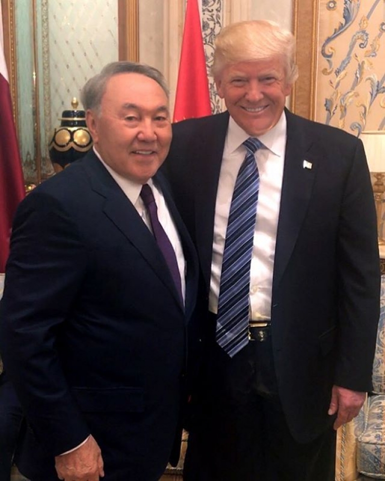 Казакстандын президентинин маалымат кызматы интернет баракчасына жүктөгөн сүрөт
