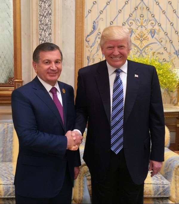 Өзбекстандын маалымат каражаттары жарыялаган сүрөттөр