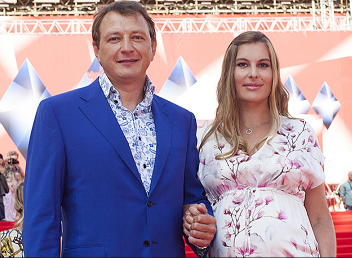 Азыркы таптагы жубайы Елизавета Шевыркова