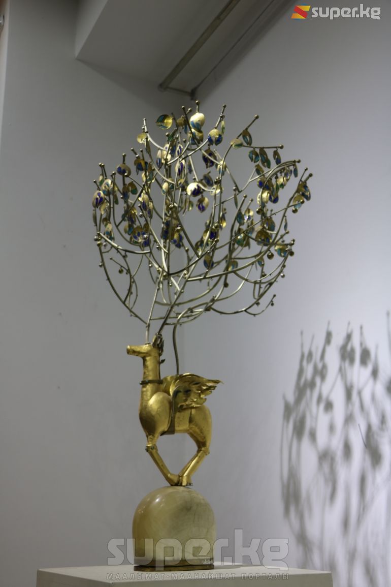 &quot;Көңүл эргүү: Жыгач-бугу&quot;, 1986-1989-жылдары жасалган. Бийиктиги 90 сантиметр. 