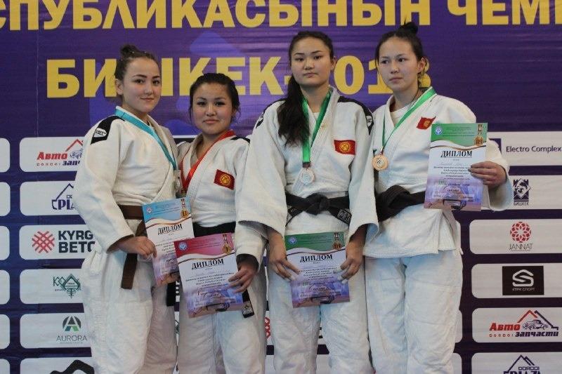 57 килограммга чейинки салмак ченинде:

1-орун: Зирегүл Кадырова;

2-орун: Диана Хан;

3-орун: Тансулуу Муратбекова;

3-орун: Айдана Мамытканова;