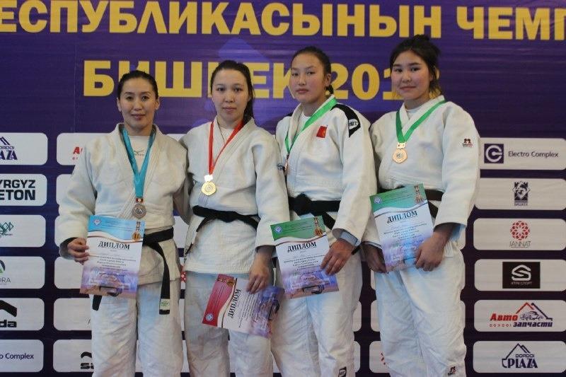 63 килограммга чейинки салмак ченинде:

1-орун: Асель Мусабекова;

2-орун: Мээрим Момунова;

3-орун: Ажар Исаева;

3-орун: Айжан Калканова;