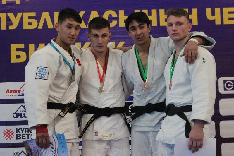 81 килограммга чейинки салмак ченинде:

1-орун: Владимир Золоев;

2-орун: Адиль Мырзаев;

3-орун: Богдан Филиппов;

3-орун: Азизбек Сабиров;