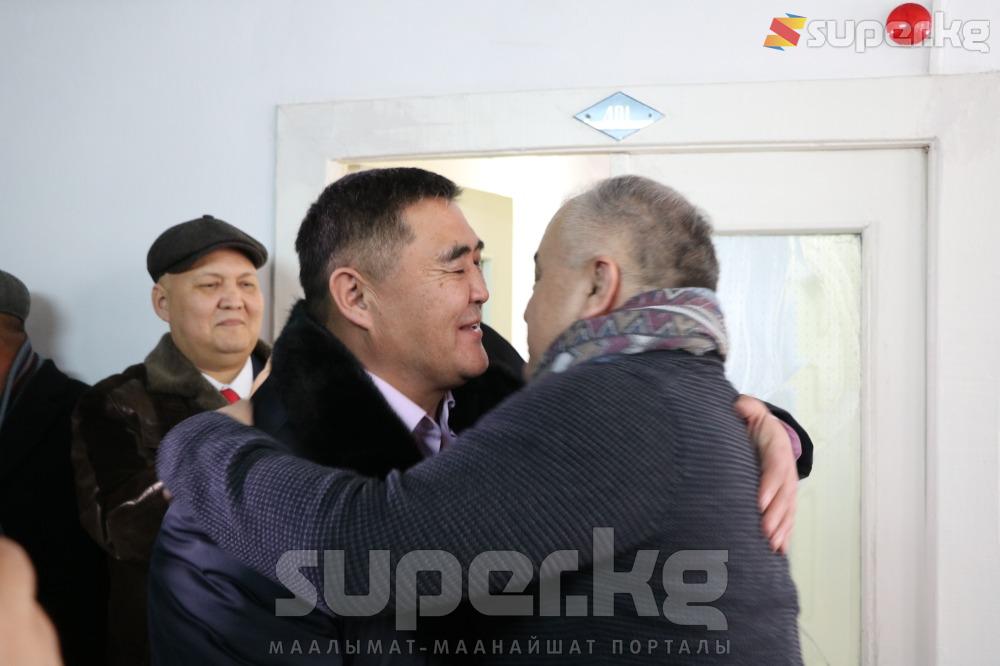 Өмүрбек Текебаев Камчыбек Ташиев менен