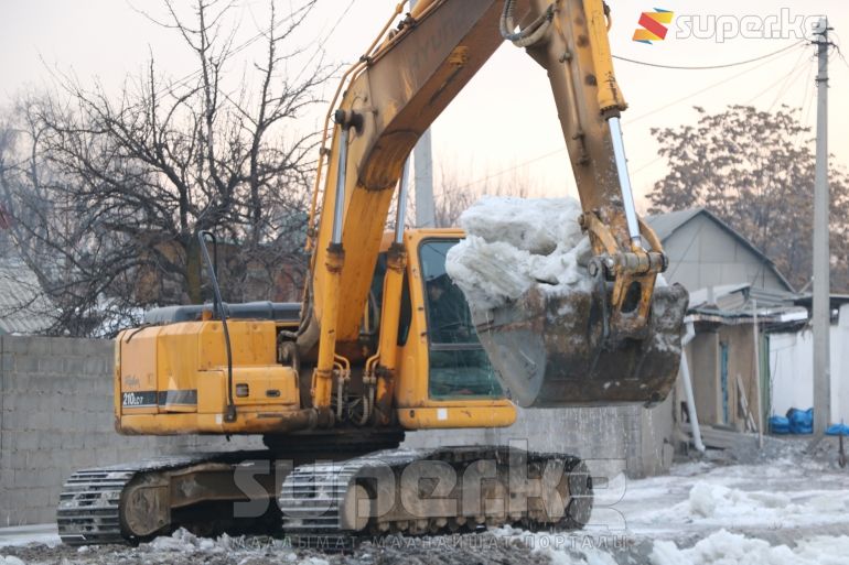 Дарыядагы топтолгон муздун 6,5 миң кубу ташылып чыкты 