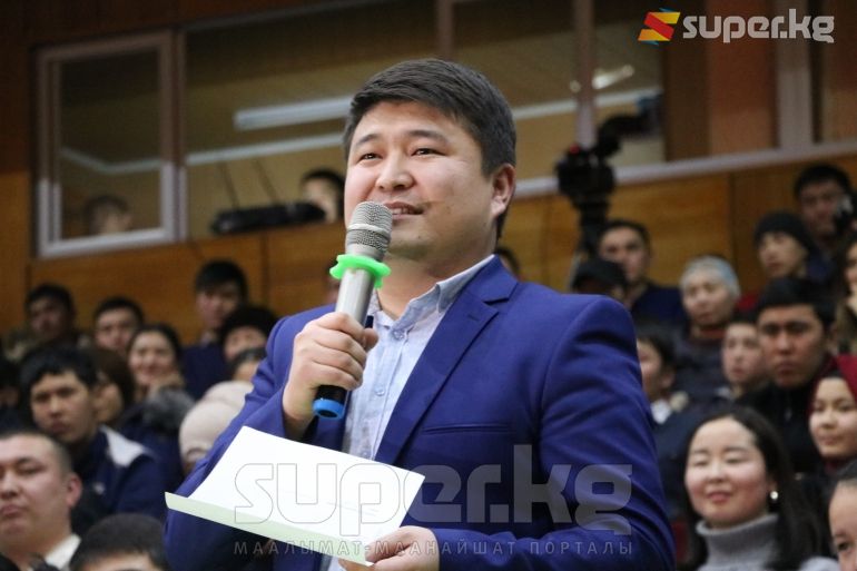 &quot;Супер-Инфо&quot; гезитинин башкы редактору Мирлан Өмүралиев