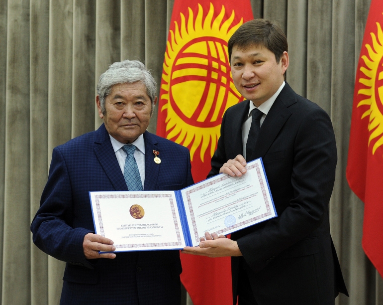 Каныбек Жунушев, жазуучу