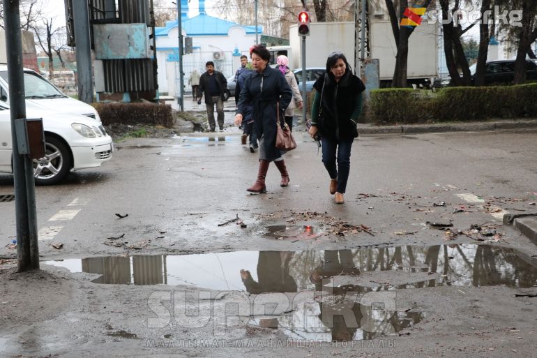 Баткакка батпай, айланып өтүүнүн амалын издеген шаар туургундары 