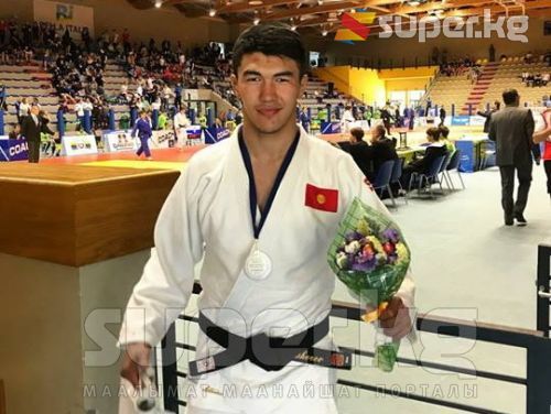 Алтын медалдын ээси Эрлан Шеров