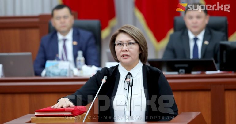 Вице-премьер-министр Алтынай Өмүрбекова