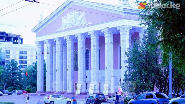 Абдылас Малдыбаев атындагы Опера жана балет театры.