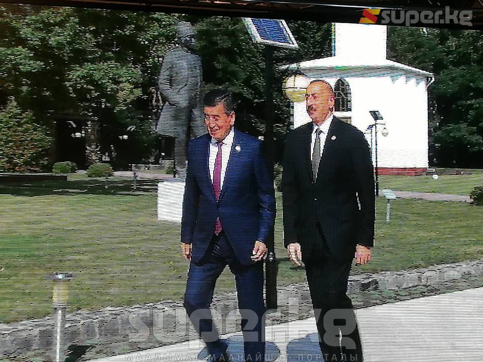 Сооронбай Жээнбеков Азербайжандын президенти Ильхам Алиев менен