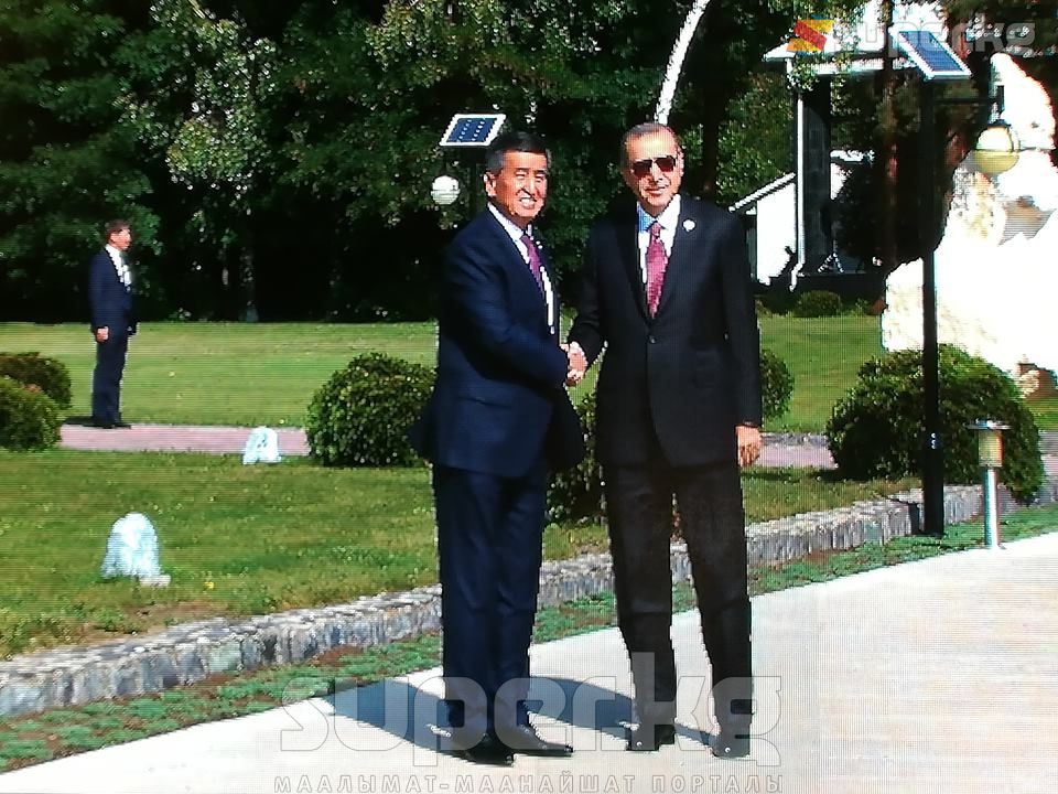 Сооронбай Жээнбеков Түрк лидери Режеп Тайып Эрдоган менен.