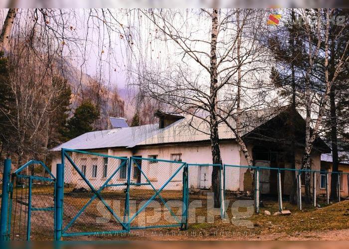 Ак-Түз айыл өкмөтүнүн имараты