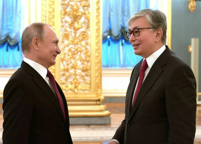 Владимир Путин менен Касым-Жомарт Токаев. Казакстандын президентинин сайтына жарыяланган сүрөт.

