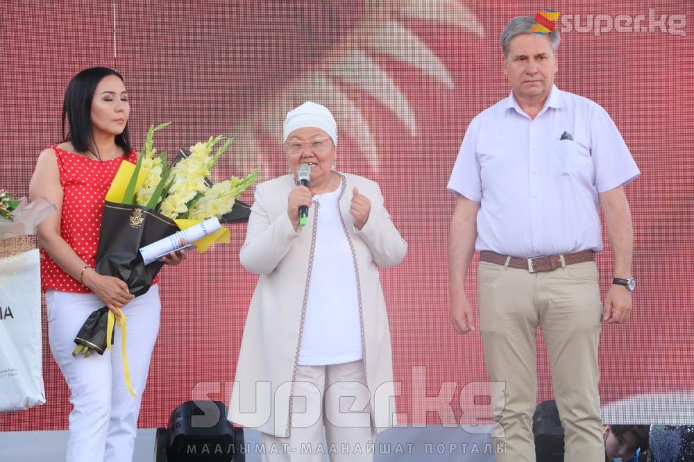 Гүлзат Мамытбектин апасы