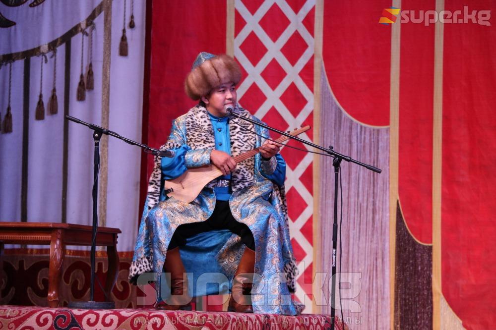 Айтылуу төкмө Азамат Болгонбаев.